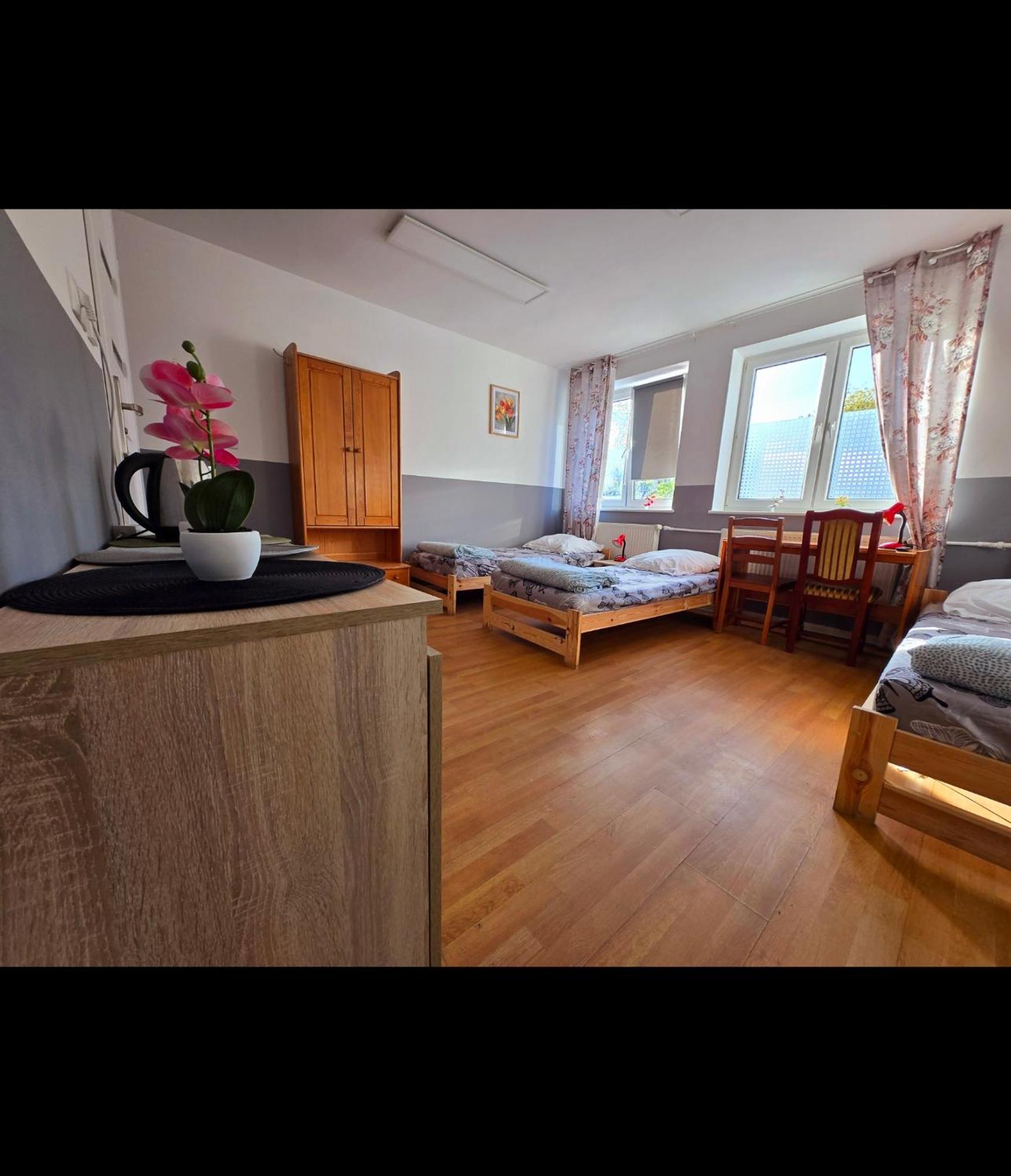 Rent Ursynow Vandrerhjem *