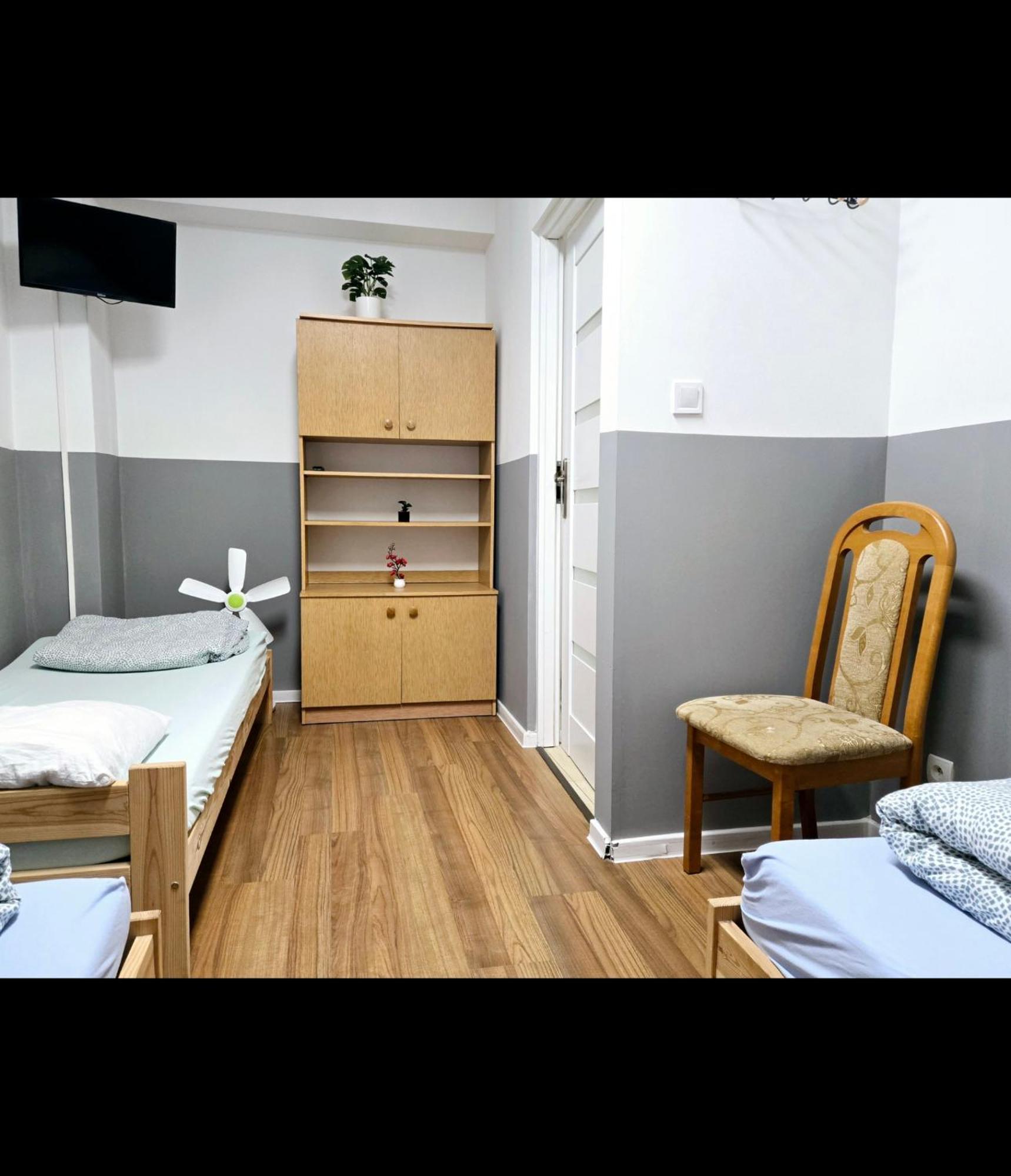 Rent Ursynow Vandrarhem