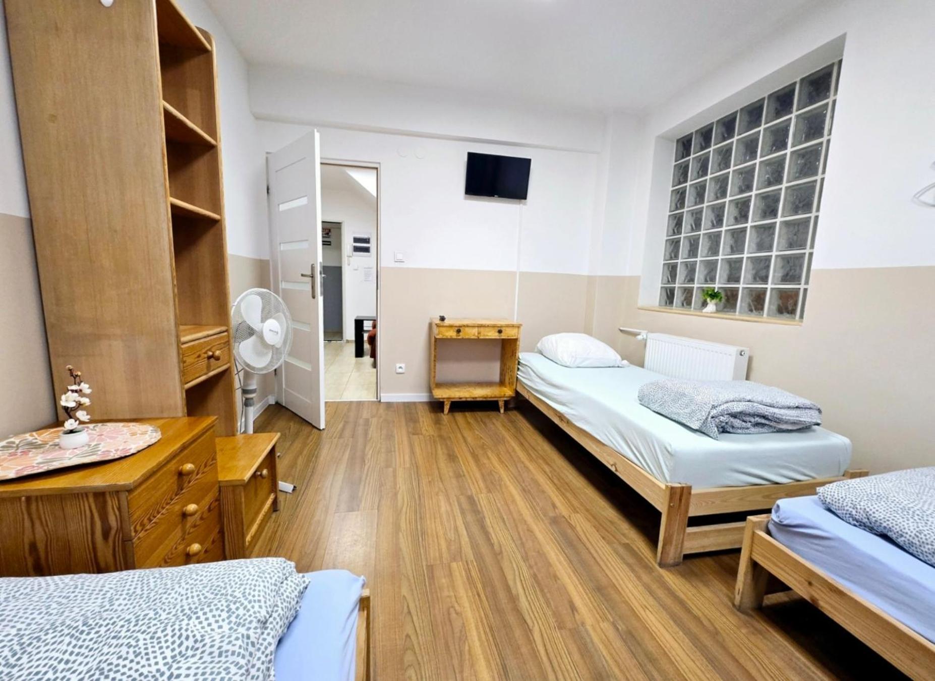 Rent Ursynow Vandrerhjem *
